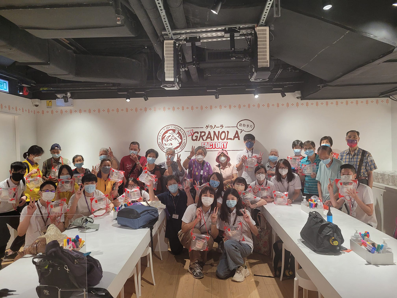 康栢義工與老友記同游合味道杯面體驗(yàn)活動(dòng)