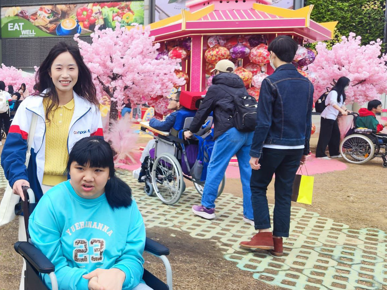 康栢義工隊攜手耀能協(xié)會傷健人士暖心出行